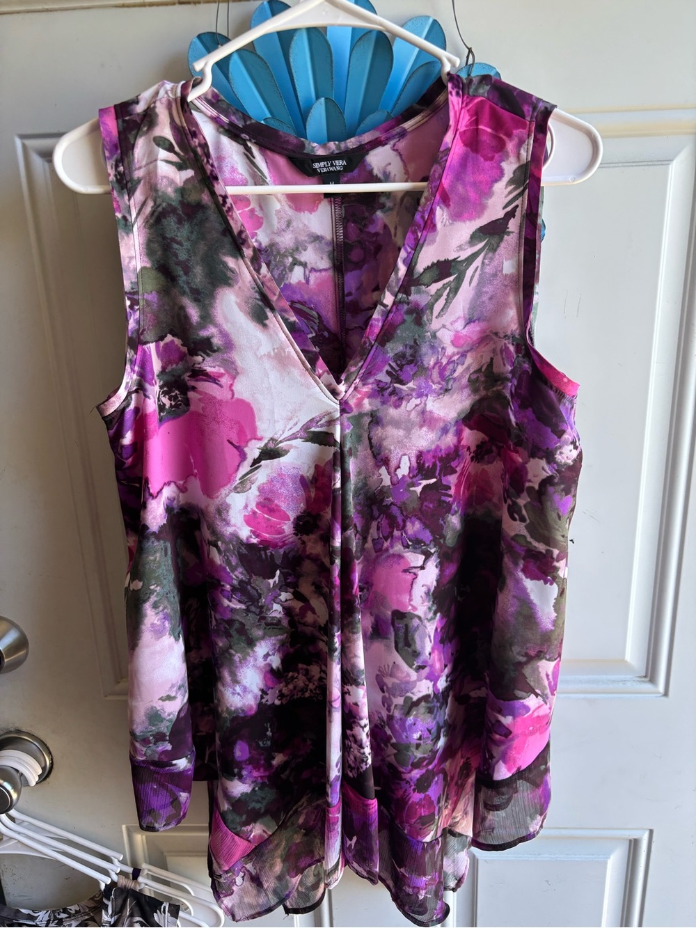 Simply Vera Vera Wang Pink Purple Floral V-Neck Sleeveless Blouse
